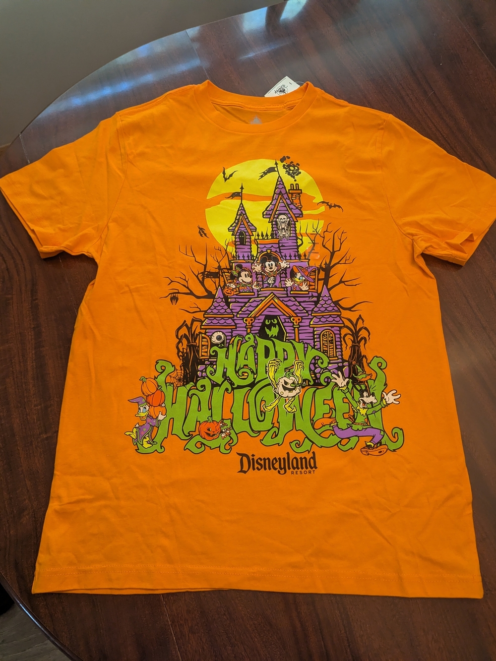 2024 Disney World Happy Halloween T Shirt Size M Spooky Autumn New W/tags